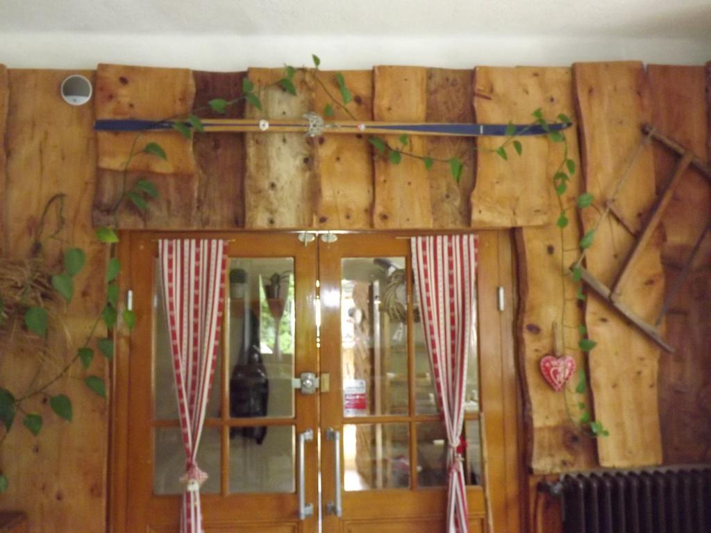Les Déserts Bar Hotel Restaurant Le Margeriaz מראה חיצוני תמונה
