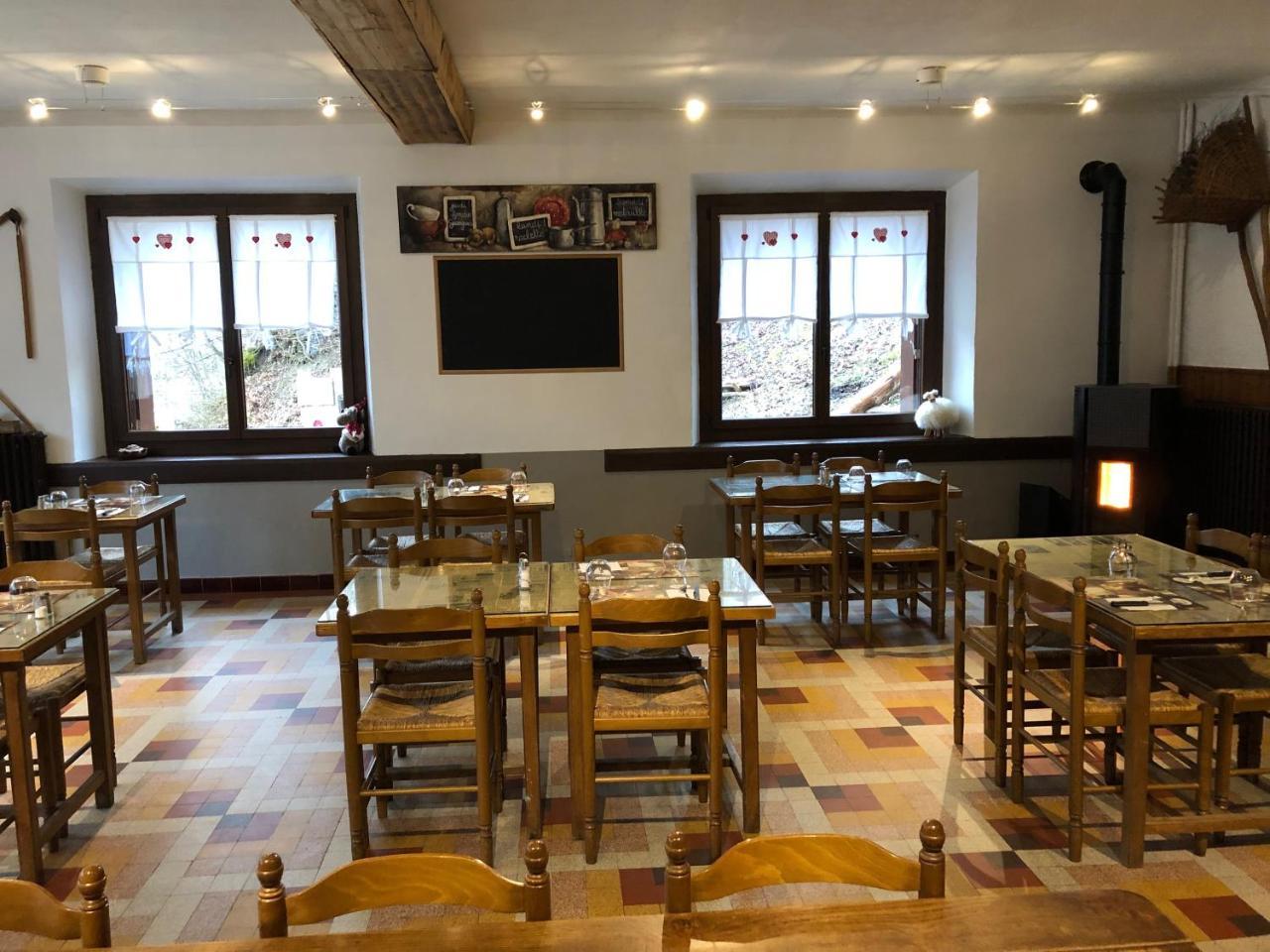 Les Déserts Bar Hotel Restaurant Le Margeriaz מראה חיצוני תמונה
